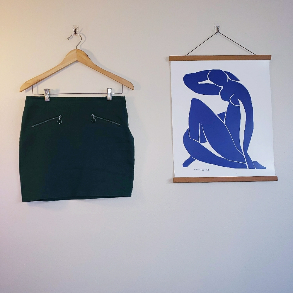 Green Skirt - Picture 1 of 2